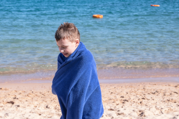Nie tylko na plażę: kreatywne sposoby wykorzystania ręczników plażowych