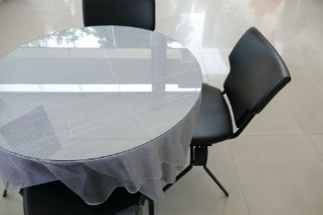 Jaki obrus wybrać do jadalni, a jaki do salonu?